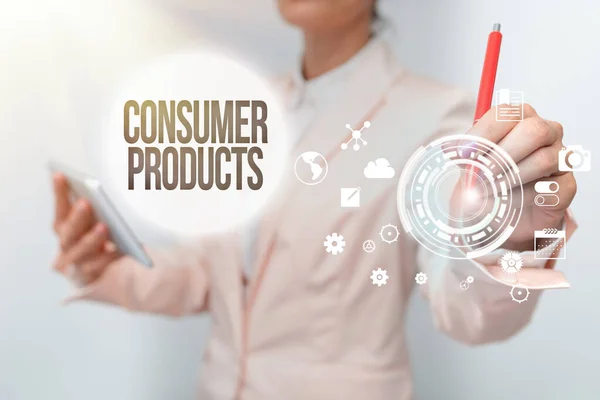 概念表示消費財。平均的な消費者が消費のために購入したビジネスアプローチ商品ビジネスウーマンホログラフィック画面インターフェースでデジタルデータに触れる. — ストック写真