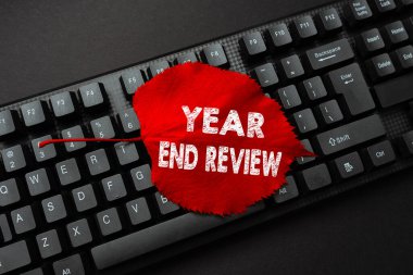 Yıl sonu Değerlendirmesini sunan metin başlığı. Erişim ve hedef geliştirme yıllık değerlendirmesi anlamına gelen kavram Online Araştırma Metni Analizi Yazma, Kaydedilmiş Ses E- postası Kopyalanması