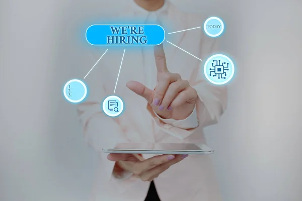 标志显示我们重新雇用。应用虚拟按钮显示面向未来的技术来评审申请并找到候选人的商业展示过程. — 图库照片