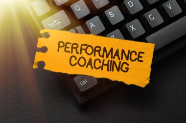 Kavramsal Başlık Performans Koçluğu. Çevrimiçi Arkadaşlarla İlişki 'nin gelişimi ve eylem planının kavramsal fotoğrafı, İnternet' te Tanışmalar