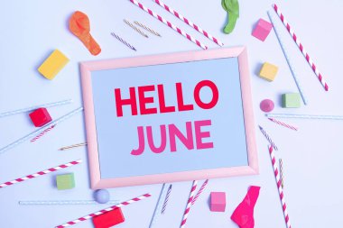 Kavramsal başlık Merhaba June. Eğlence ve macera etkinliklerinizi planlamak için yeni bir ayın iş değerlendirmesi Parlak Parti Davetiye Tasarımları Parlak Kutlama Planları