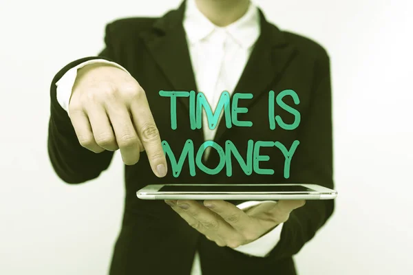 Psaní textu Time Is Money. Obchodní nápad čas je cenný zdroj Dělat věci tak rychle, jak je to možné Prezentace nových technologií nápady Diskuse o technologickém zlepšení — Stock fotografie
