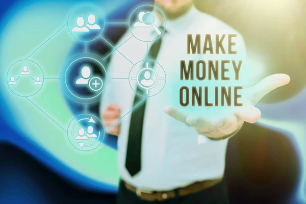 Handschrift tekst Make Money Online. Conceptuele foto Ontvang betaald geld via freelancing en web marketing Gentelman Uniform Standing Holding Nieuwe Futuristische Technologieën. — Stockfoto