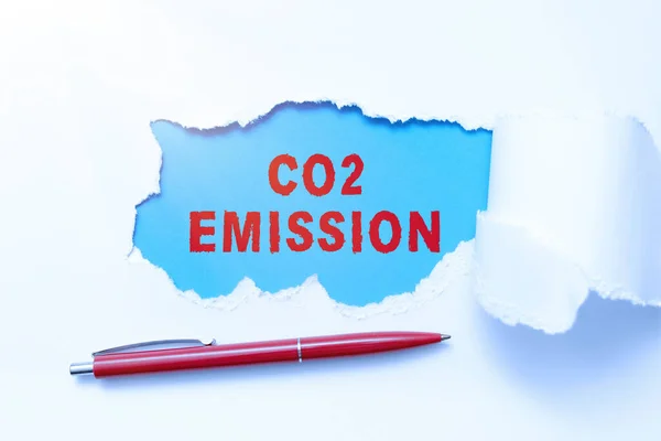 Schreiben von Text Co2 Emission. Geschäftsansatz Freisetzung von Treibhausgasen in die Atmosphäre im Laufe der Zeit — Stockfoto