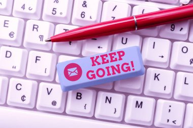 Kavramsal manşet devam ediyor. Mevcut duruma rağmen normal yaşamaya devam etmek için kavram Soyut Gönderme Çoklu İletiler Çevrimiçi, Grup Dersleri Yazma