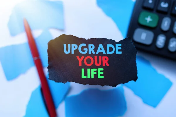 Handschrift teken Upgrade je leven. Business idea improve your way of living Wordt rijker en gelukkiger Abstract Focussen op één enkel idee, het oplossen van het belangrijkste probleemconcept — Stockfoto