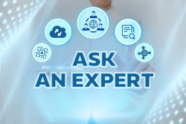 Bir Uzmana Sor metni yazılıyor. Bir şey hakkında bilgisi olan birine danışın ya da bilgili bir bayanın Sanal Düğmeye Basıp Fütürist Teknolojiyi Gösterme Tableti hakkında.