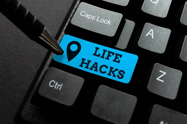 Life Hacks 를 보여 주는 문자 캡션. 활동을 효율적으로 관리하기 위해 채택 된 개념적 의미 전략 또는 기술 New Business Slogan Message, Writing Market Strategies — 스톡 사진