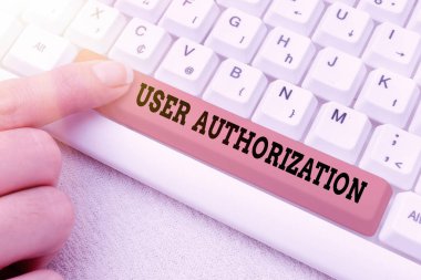 Metin Kullanıcı Yetkilendirmesi gösterimi yazılıyor. Erişim seviyelerini ya da Yazılım Geliştirme Çözümlerini araştıran kullanıcı araştırmaları, Advanc Programları Yazma