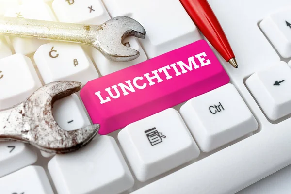 Znak pisma ręcznego Lunchtime. Biznes prezentacja południe lub w środku dnia, kiedy jedzenie jest jedzone Computer Engineering Concept, Streszczenie Naprawa złamanej klawiatury — Zdjęcie stockowe