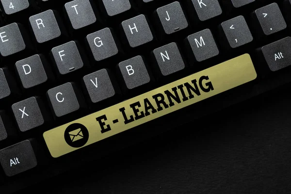 Writing displaying text E learning. Business overview training through electronic media usually over the internet Downloading Documents Concept, Uploading And Posting New Files To Internet — 스톡 사진