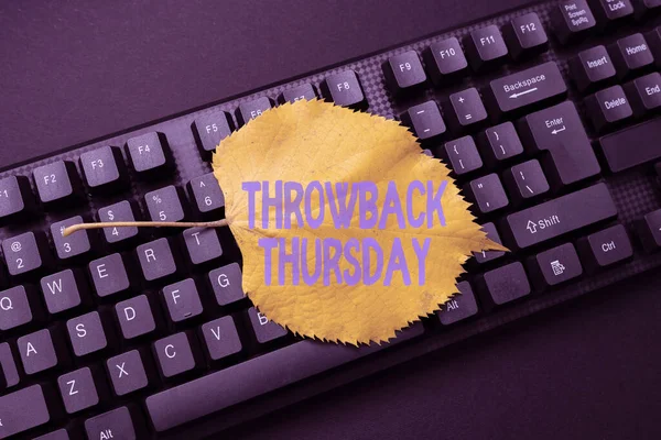 Text sign showing Throwback Thursday. Business overview wistful revisiting of the past used in social media Online Browsing And Exploring, Creating Blog Content, Sending New Messages — Stock Photo, Image