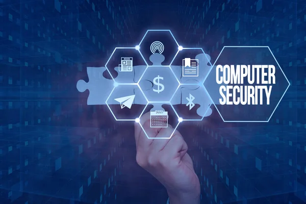 Bildunterschrift: Computer Security. Business Schaufenster Schutz von Computersystemen vor Diebstahl oder Beschädigung Hand Holding Jigsaw Puzzle Piece Entsperren neuer futuristischer Technologien. — Stockfoto