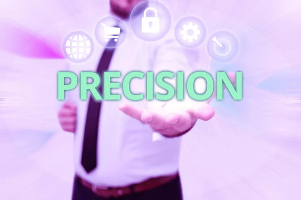 Leyenda conceptual Precisión. Idea de negocio el grado de refinamiento al que se lleva a cabo la operación Gentelman Uniform Standing Holding Nuevas tecnologías futuristas. — Foto de Stock