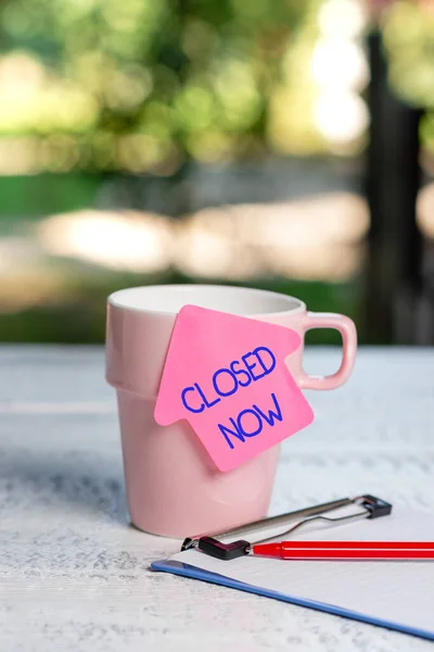 Inspiratie toont teken Gesloten Nu. Woord Geschreven op van een bedrijf hebben opgehouden met de handel vooral voor een korte periode kalmerende en verfrissende omgeving, Garden Coffee Shop Ideeën — Stockfoto