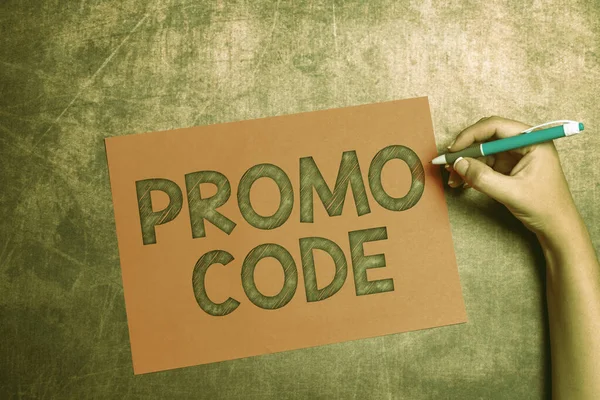 Ručně psané znamení Promo Code. Obchodní vitríny písmena nebo čísla, která umožňují získat slevu na něco Psaní důležitých poznámek Kreslení nového designu Skládání písmen nápady — Stock fotografie