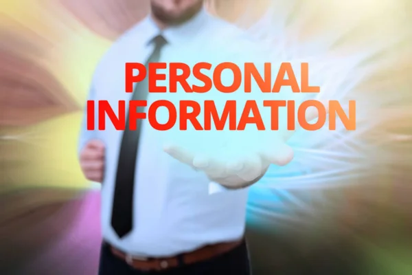 Schreiben, das Text anzeigt Persönliche Informationen. Geschäftsvitrine aufgezeichnet Informationen über eine identifizierbare Person Gentelman Uniform Standing Holding New Futuristic Technologies. — Stockfoto