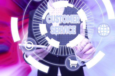 Müşteri hizmetlerini gösteren bir ilham. İnternet Konsepti Üniformalı Kadın Holding Telefon Basma Sanal Düğmesi Fütürist Teknolojisi 'ne destek teklif eden tüketicilerle doğrudan etkileşim.