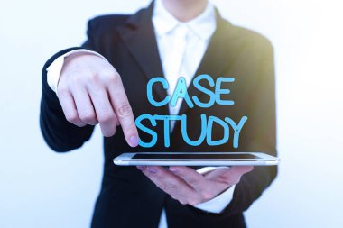 Dava Çalışmasını sunan metin başlığı. Analiz üzerine yazılmış sözcük ve Yeni Teknoloji Fikirlerinin Teknolojik Gelişimi Tartışan Bir Sorunu İncelemek için özel bir araştırma tasarımı