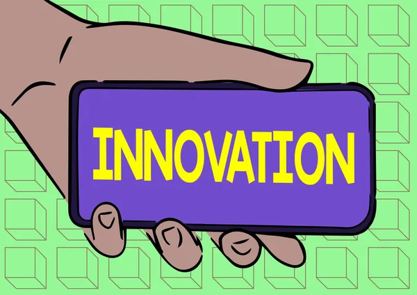 Fogalmi megjelenítés Innováció. Üzleti koncepció új ötlet kreatív ötletek friss képzelet a szerszámforma folyamatban Felnőtt kéz illusztráció Holding Mobile Új technológia megjelenítése a képernyőn. — Stock Fotó
