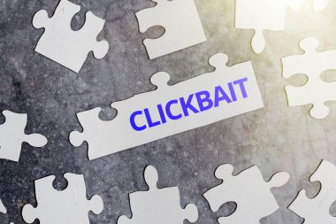 El yazısı metni tıklaması. Kavramsal fotoğraf ana amacımız, bir web sayfasına dikkat çekmek. Eksik Son Parçası Olan Tamamlanmamış Bir Beyaz Yapboz Deseni