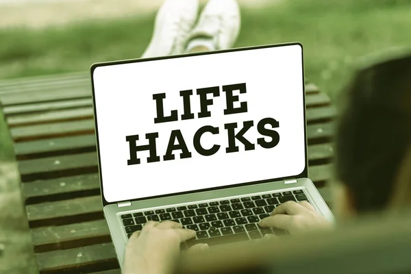 Konzeptionelle Schau Life Hacks. Konzept, das Strategie oder Technik bedeutet, um Aktivitäten effizient zu verwalten Voice And Video Calling Capabilities Connecting People Together — Stockfoto