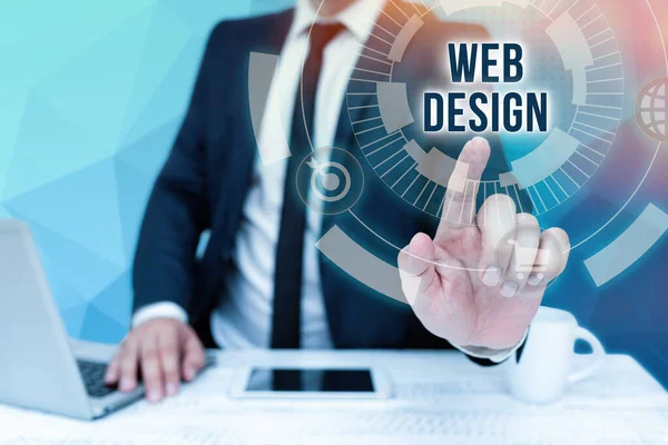 Scrivere testi Web Design. Concetto che significa creazione di siti web che include layout, contenuti e grafica Bussiness Man Sitting Desk Laptop e Phone Pointing Tecnologia futuristica. — Foto Stock