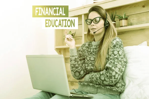 Text sign showing Financial Education. Business overview education and understanding of various financial areas Student Learning New Things Online, Casual Internet Surfing And Browsing — Stockfoto