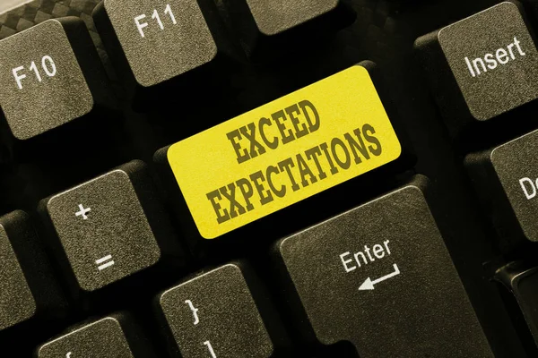 El yazısı metin Exceed beklentileri. Online Sınıf Gözden Geçirmesi Notları Yazma, Özet Yeniden Yazma Altyazı Parçalarını Geçme veya Kabul Edilebilir Performansını Aşma anlamına gelen kavram
