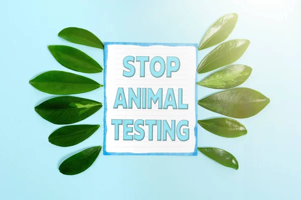 Текст с надписью Stop Animal Testing. Интернет положил конец экспериментам над животными или исследованиям. — стоковое фото