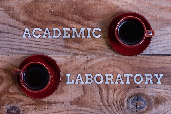 Legenda conceitual Laboratório Acadêmico. Palavra para onde os alunos podem ir para receber apoio acadêmico Pilha de caixas retangulares de cubo de amostra na superfície polida com multi-cor — Fotografia de Stock