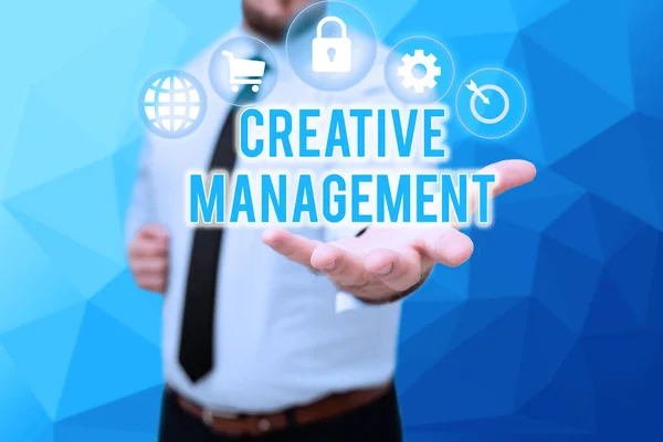 Inspiration visar tecken på Creative Management. Konceptfoto Hantering av kreativt tänkande och mental process Gentelman Uniform Standing Holding Ny futuristisk teknik. — Stockfoto