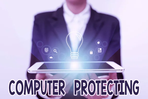 El yazısı işareti Bilgisayar Koruması. İnternet Konsepti bilgisayarı izinsiz girişlere karşı koruyor. Üniformalı Bayan Dokunmatik Tuş Defteri Geleceğin Sanal Arayüzünü Gösteriyor. — Stok fotoğraf