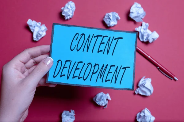 Tekenen weergeven Content Development. Internet Concept Auteur en inhoud van oorsprong voor elk medium Notities schrijven en belangrijke ideeën Nieuwe Bulletin Board Designs — Stockfoto