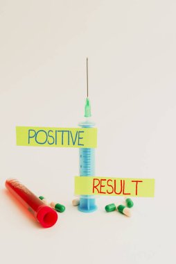 Kavramsal Görünüm Pozitif Sonuç. Üzerinde yazılan sözcük, bir insanın hastalığa, hastalığa ya da biyoişaretçiye sahip olduğunu gösterir. Önemli Tıbbi Notlar Laboratuvarı Yeni Enfeksiyonlar Testi