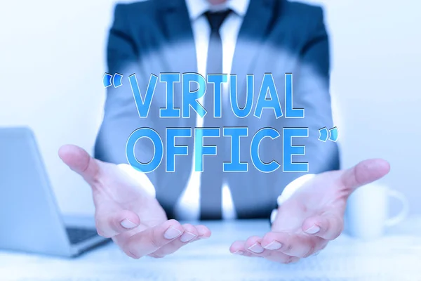 Firma mostrando Oficina Virtual. Concepto que significa dominio operativo de cualquier negocio u organización virtualmente Remote Office Work Online Presentando planes y diseños de negocios —  Fotos de Stock