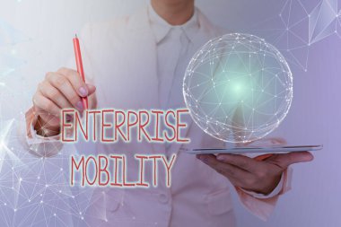 Atılgan 'ın hareket kabiliyetini gösteren mesaj işareti. Kavramsal fotoğraf çalışanları, Suit In Suit Holding Tableti 'ni dairesel holografik ekran ile tutan mobil cihazlar kullanarak işlerini uzaktan yapıyorlar.