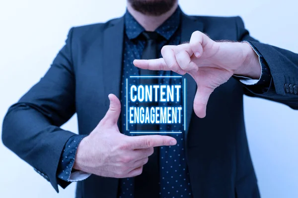 Text zeigt Inspiration Content Engagement. Unternehmen zeigen Maßnahmen, die ein Nutzer auf einen bestimmten Inhalt anwendet und neue Pläne und Ideen zur Demonstration des Planungsprozesses vorstellt — Stockfoto