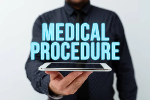 Text sign showing Medical Procedure. Internet Concept a procedure employed by medical or dental practitioners Presenting New Technology Ideas Discussing Technological Improvement — Foto de Stock