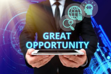 Büyük Fırsat 'ı gösteren bir ilham. İnternet Konsepti, Ofisteki Üniformalı Adam 'ın Yeni Modern Teknoloji' yi Göstermesi İçin Uygun ve uygun bir zaman veya fırsat.