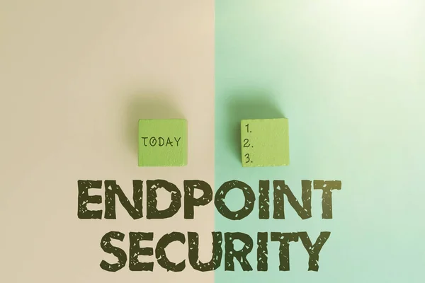 Text som visar inspiration Endpoint Security. Affärsidé metodik för att skydda företagsnätverket Två objekt Arrangerade Facing Inåt Utåt På en Separerad Färgad Bakgrund — Stockfoto