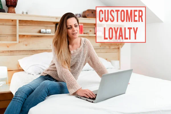 Sign displaying Customer Loyalty. Business idea customers are devoted to a company s is products or services Watching Online Documentaries, Playing Internet Games With Friends — Stock Fotó