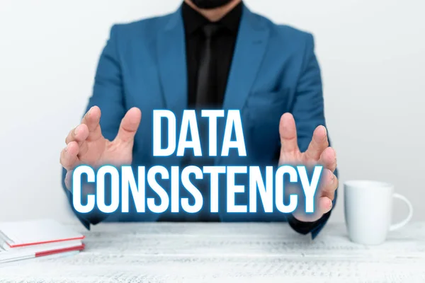 Sign displaying Data Consistency. Concept meaning data values are the same for all instances of application Discussing Important Idea Presenting And Explaining Business Plan Designs — Stockfoto