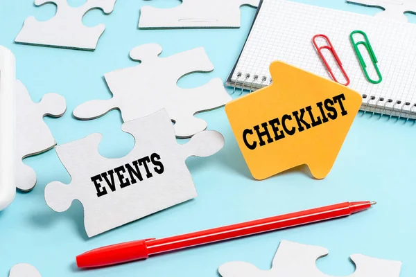 Handschrift tekst Evenementen Checklist. Internet Concept van onschatbare waarde tool voor het succesvol beheren van uw evenementen Building An Unfinished White Jigsaw Pattern Puzzle With Missing Last Piece — Stockfoto