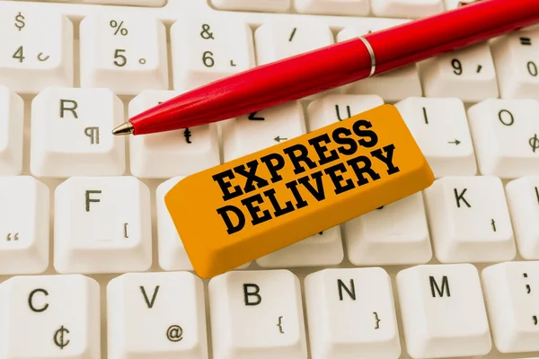 Inspiration zeigt Zeichen Express Delivery. Internet-Konzept zur Beschleunigung der Verteilung von Waren und Dienstleistungen Tippen von Spielprogrammen, Programmieren neuer spielbarer Anwendungen — Stockfoto