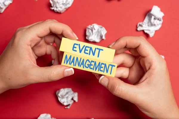 Teksten weergeven Event Management. Internet Concept job van het plannen en beheren van grote evenementen of conferenties Creatieve ontwerpen tekenen Belangrijke notities maken Nieuwe ideeën plannen — Stockfoto