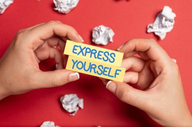 Kavramsal Görünüm Kendini İfade Et. Yeni Fikirler Planlayan Önemli Notlar Alan Yaratıcı Tasarımlar Çizen Düşünceler ya da Duygular