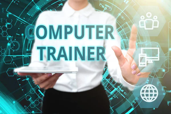 Conceptuele weergave Computer Trainer. Zakelijk overzicht instrueren en helpen gebruikers verwerven vaardigheid in de computer Lady In Uniform Holding Phone Virtual Press Button Futuristische Technologie. — Stockfoto