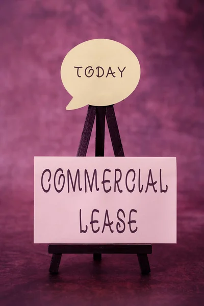 Sign displaying Commercial Lease. Business concept contract between a landlord and a business property tenants Thinking New Bright Ideas Renewing Creativity And Inspiration — Stock Photo, Image