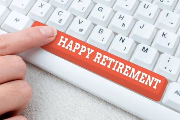 Inspiration showing sign Happy Retirement. Business idea having a dependable monthly pension check Living the job Connecting With Online Friends, Making Acquaintances On The Internet — стоковое фото